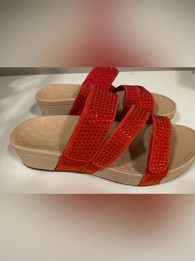 NWOT Vionic suede platform sandals with rhinestones